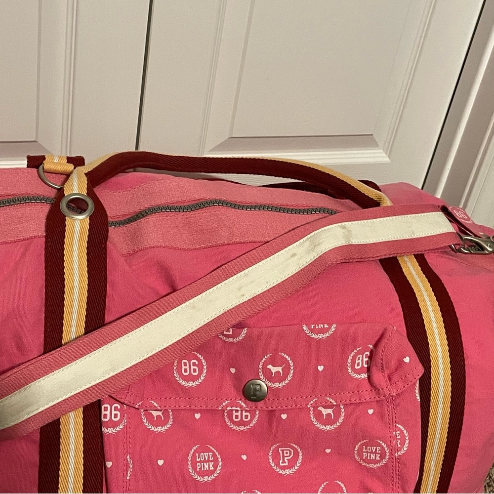 Pink huge duffle bag - Picture 8 of 11